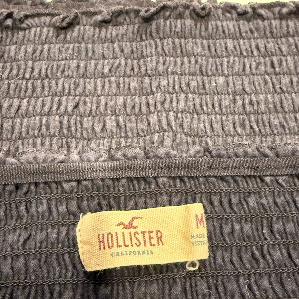 Hollister‎ Black Smocked Blouse - Picture 3 of 3